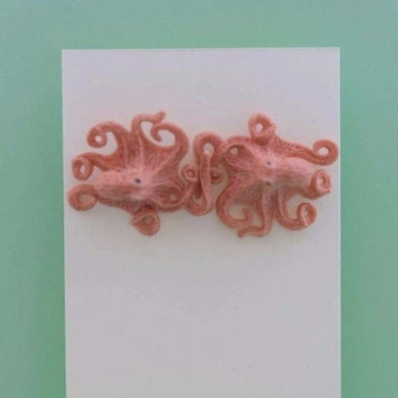 🐙 Octopus Spirit Animal Earrings 🐙 - Picture 1 of 3